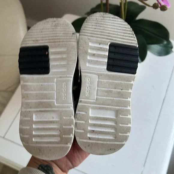 Adidas sneakers - Picture 6 of 6